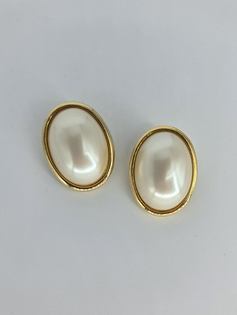 Vintage LIZ CLAIBORNE Faux Pearl Clip-on Earrings 1990s